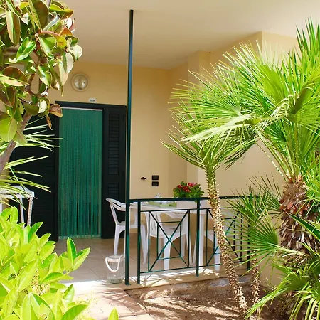 Lägenhetshotell Villaggio Turistico Defensola 3*