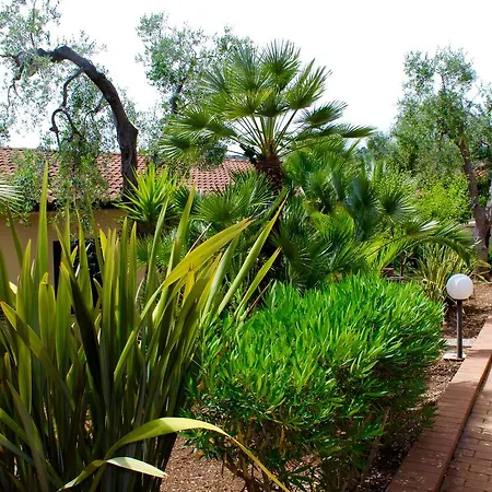 Villaggio Turistico Defensola Lägenhetshotell 3*
