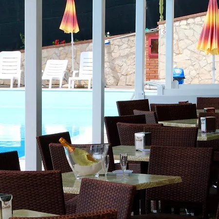 Villaggio Turistico Defensola Lägenhetshotell 3*