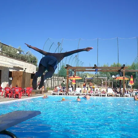 Lägenhetshotell Villaggio Turistico Defensola 3*